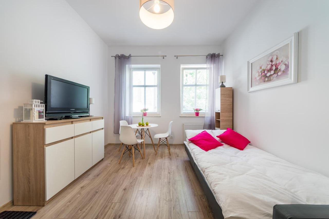 Zelazna Apartment Wawelofts Краков Экстерьер фото