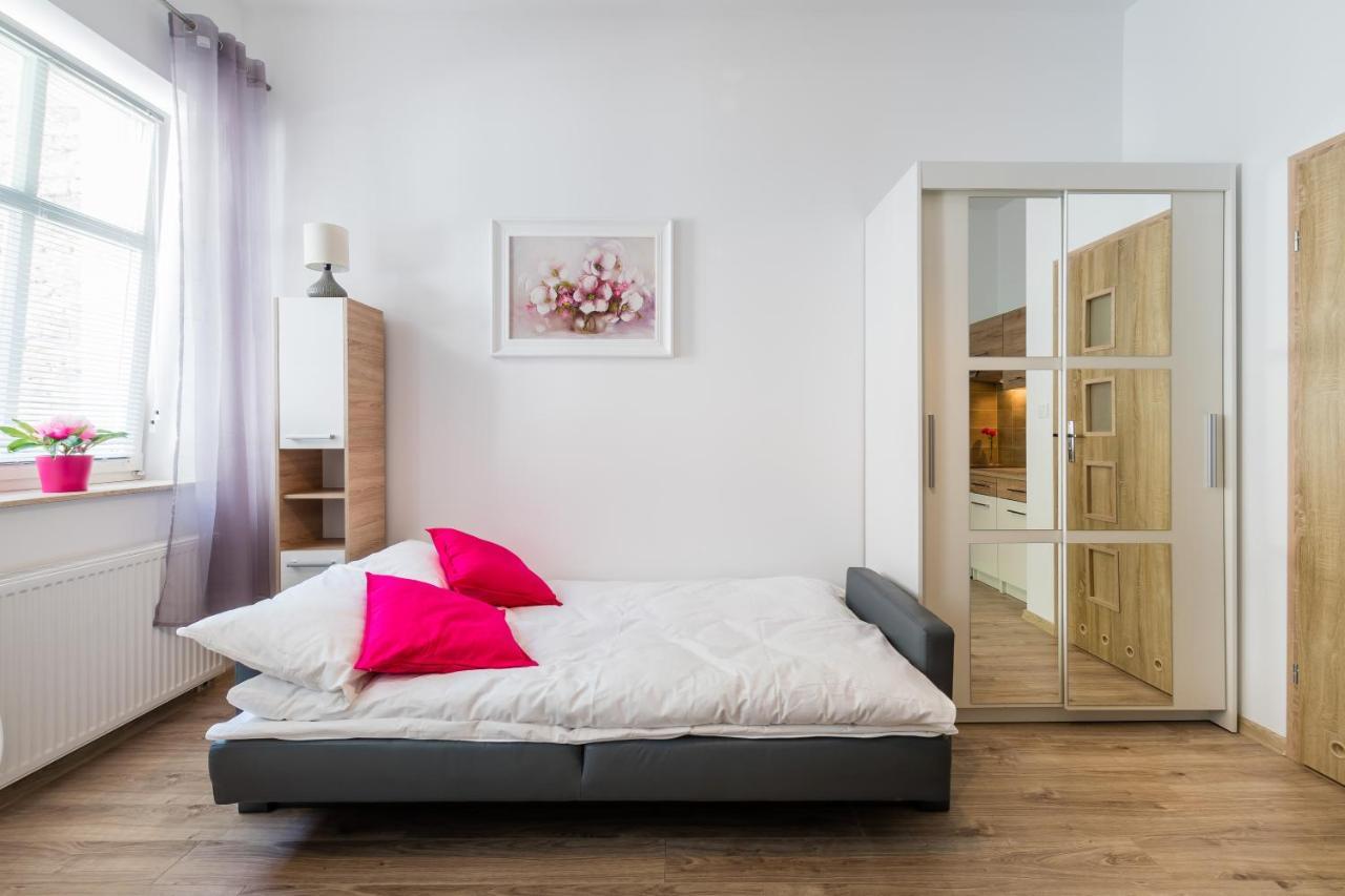 Zelazna Apartment Wawelofts Краков Экстерьер фото